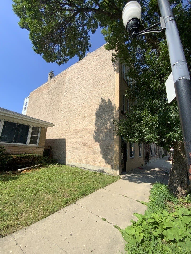 5511 W Diversey Avenue – photo 3