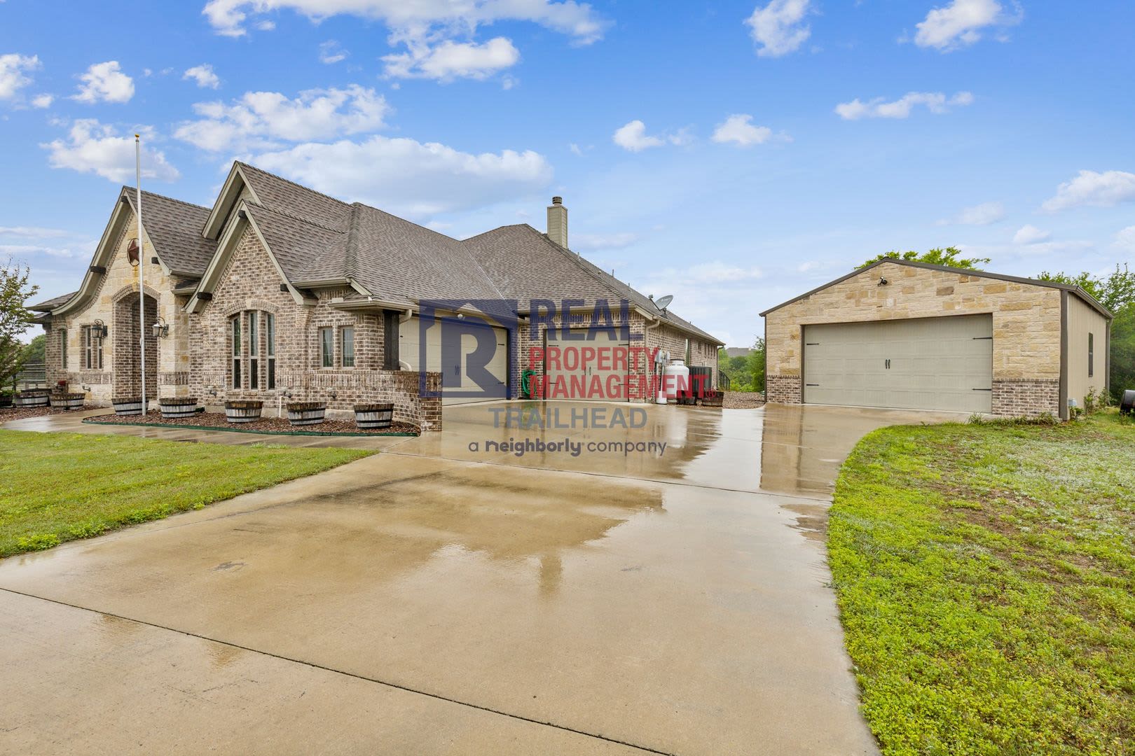 Custom 3-Bedroom Home on 2+ Acres in Deer Ridge Estates – photo 3