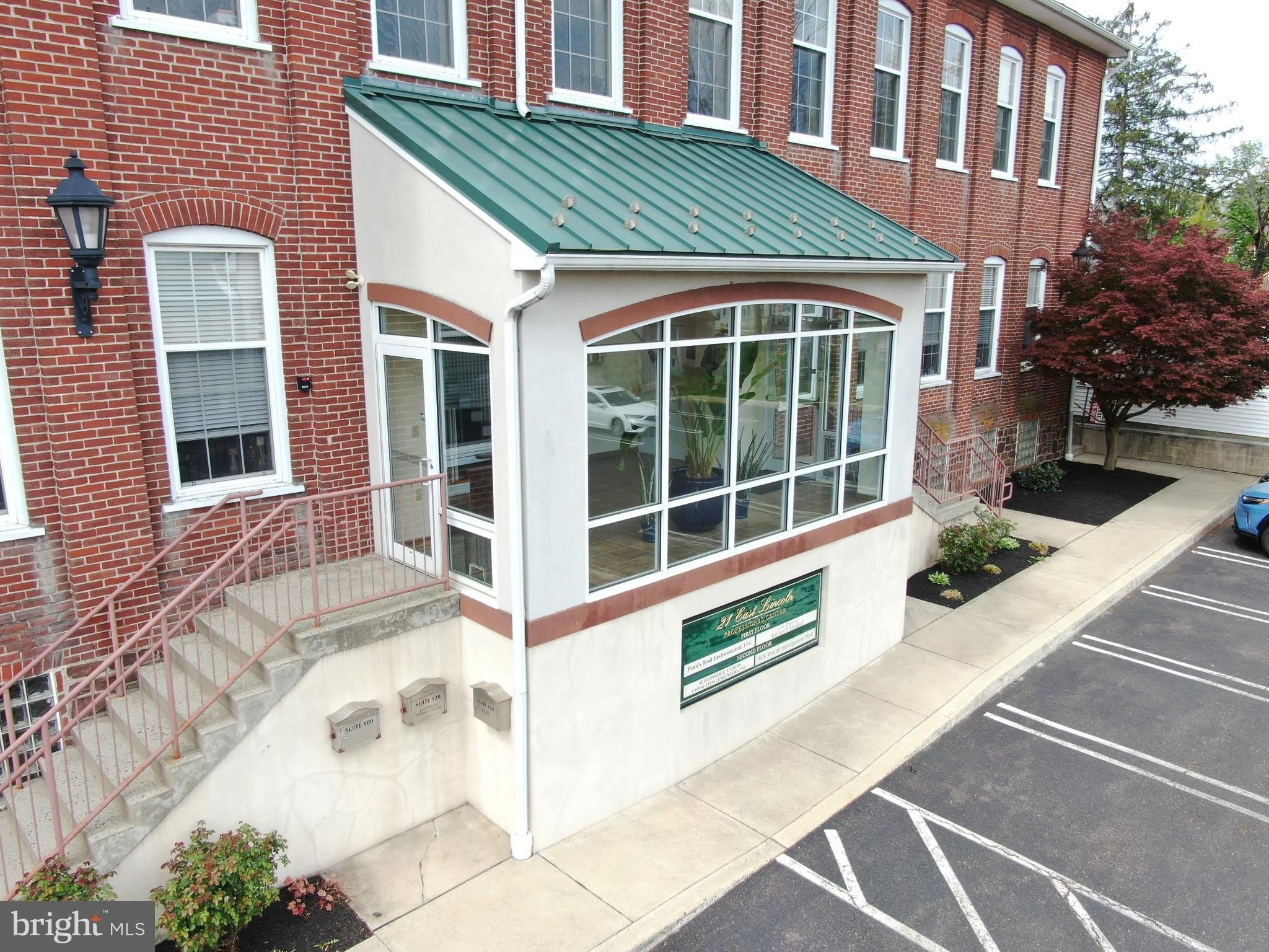21 E LINCOLN Avenue – photo 2