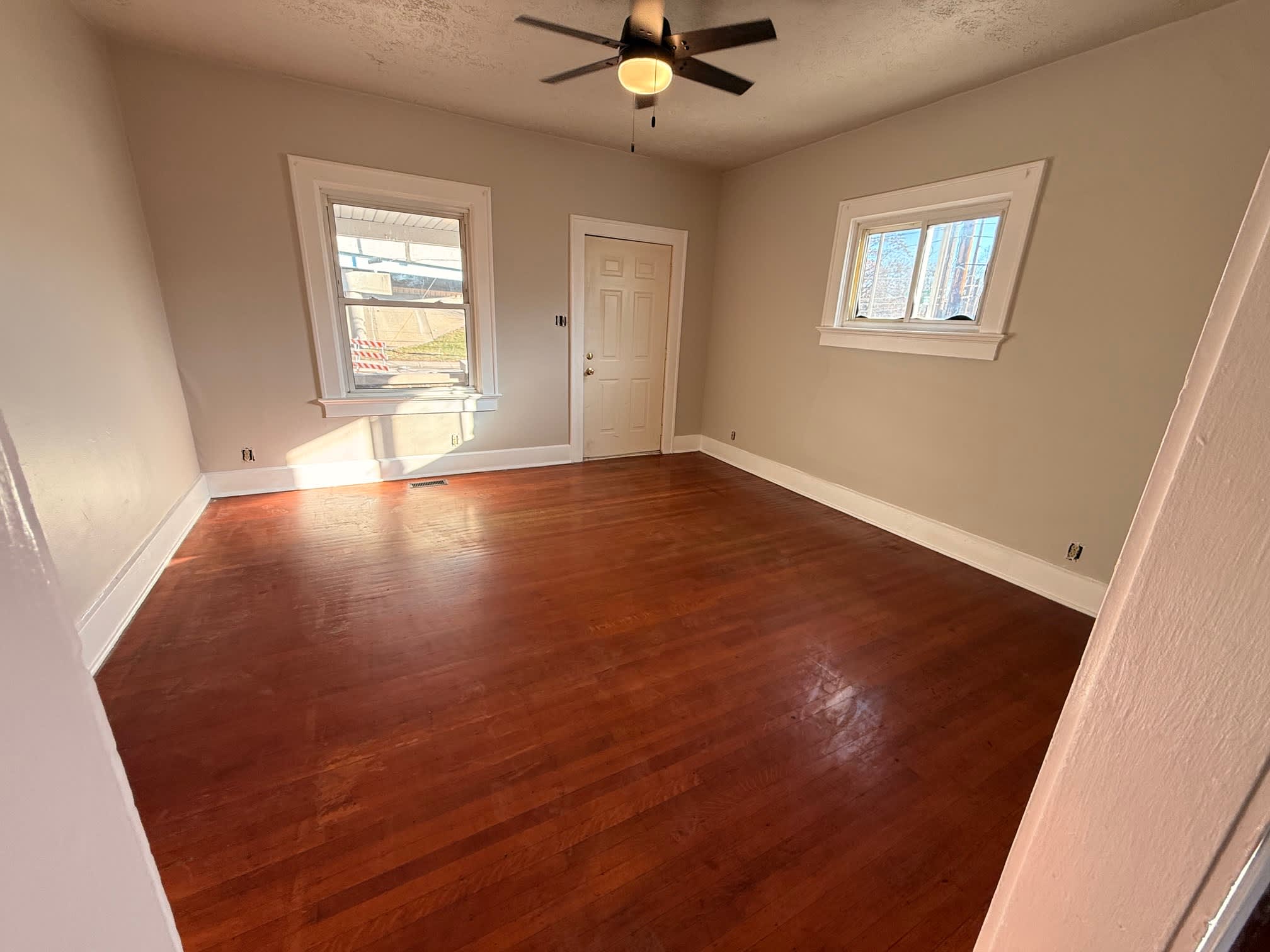 1558 Shelby Street – photo 4
