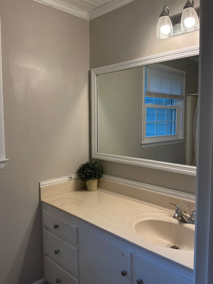 Coming Soon!! Three bedroom, home located in Shelby. – photo 2