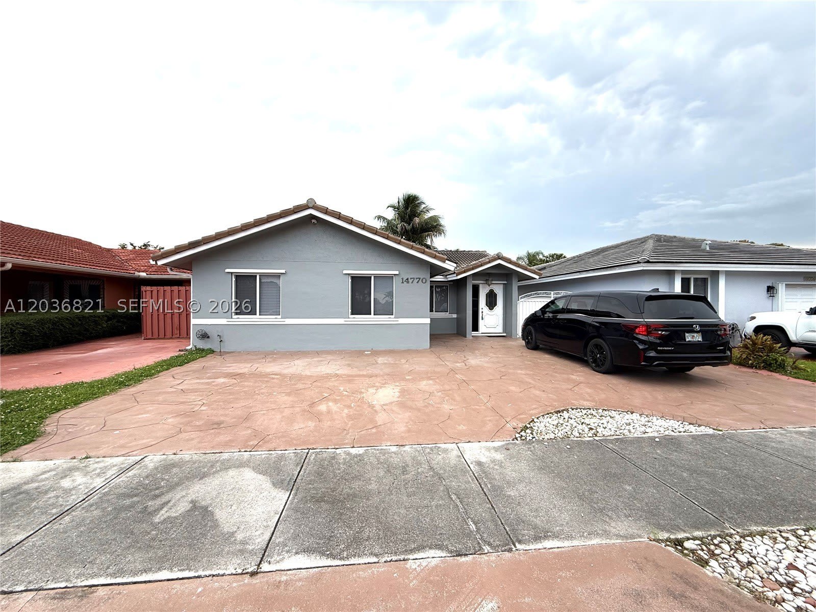 14770 SW 60th St – photo 1