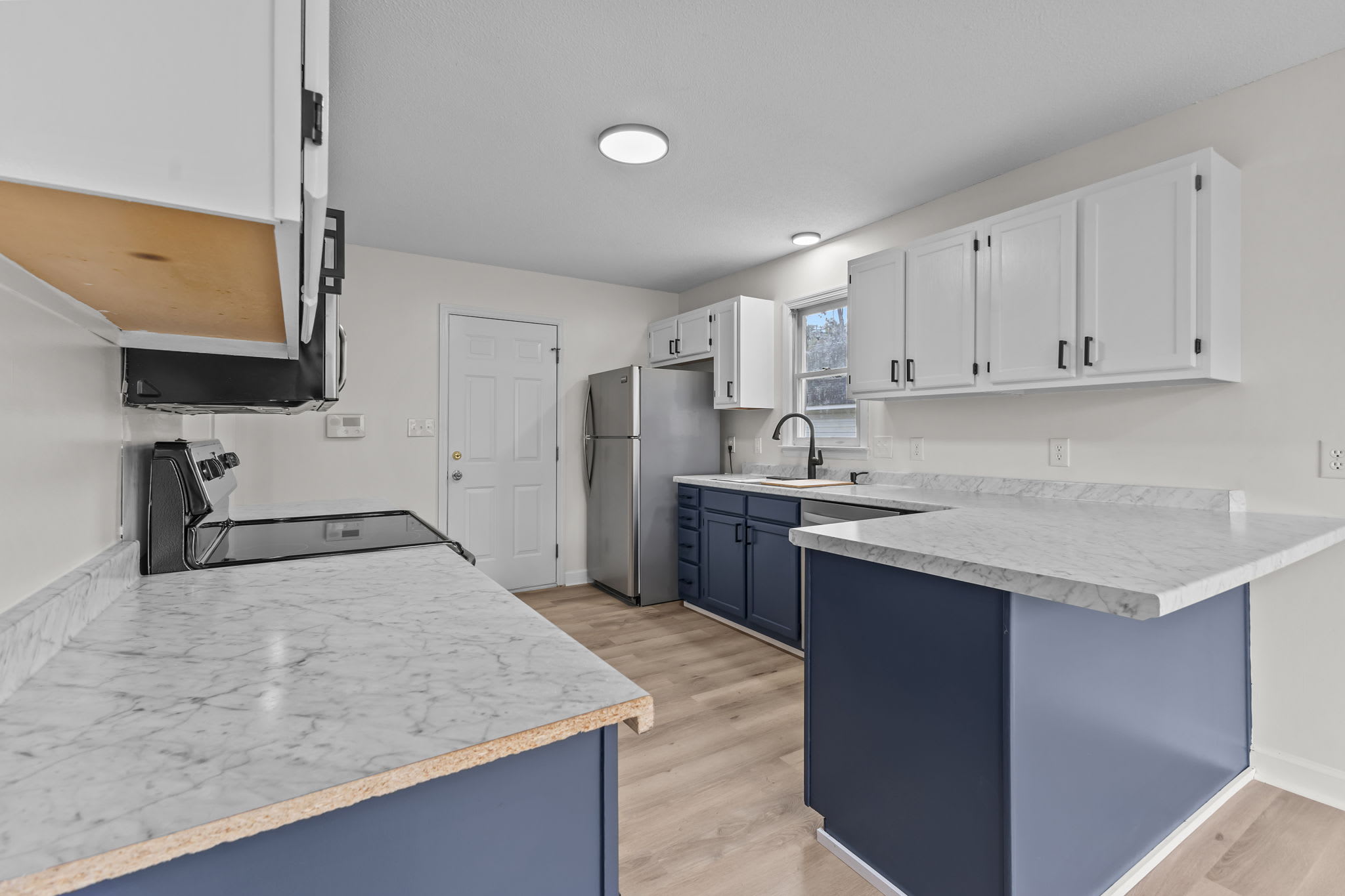 1821 Swann St – photo 3