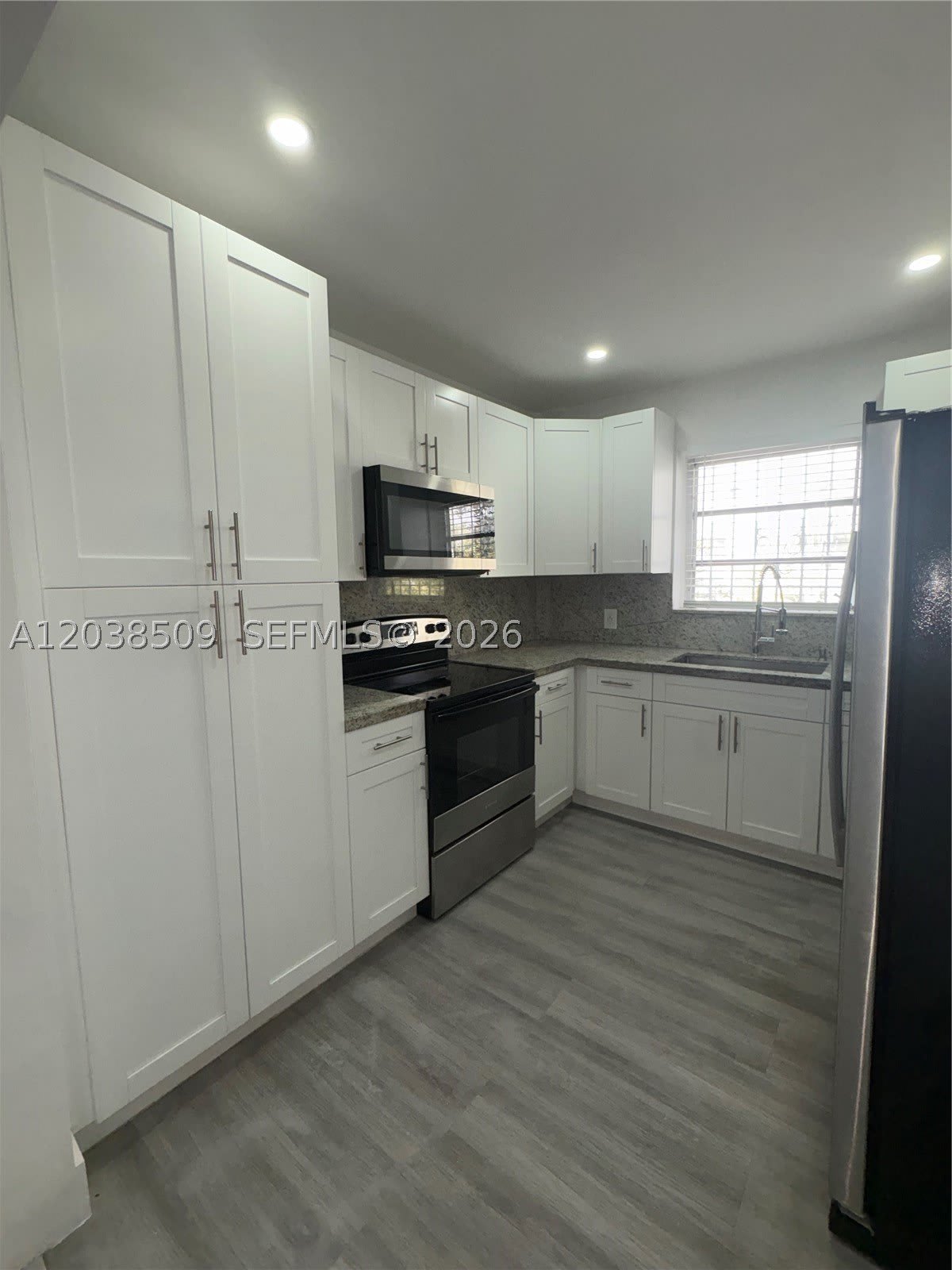 2920 SW 15th St – photo 3