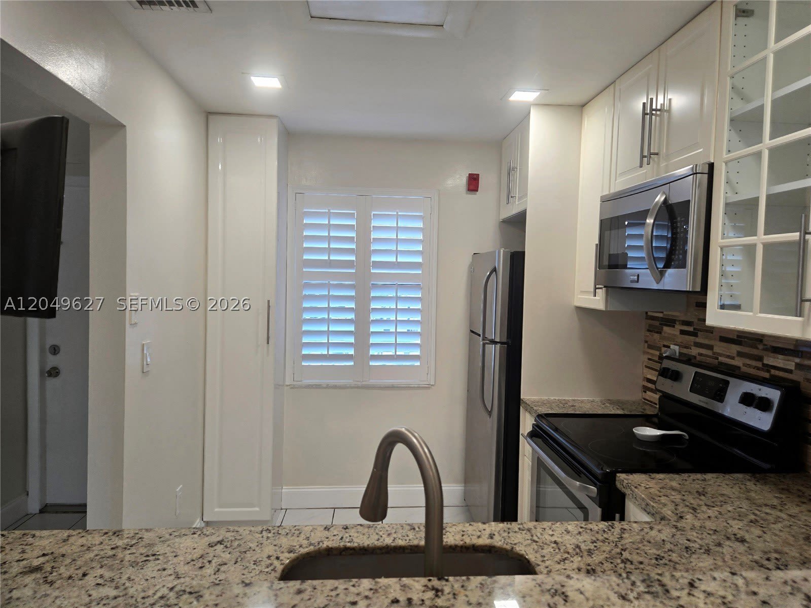 7670 sw 152 AV. – photo 2