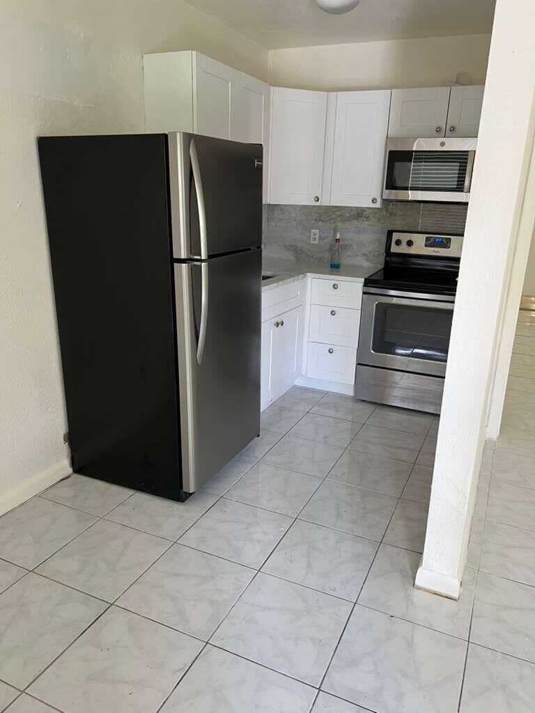 700 NW 3rd Avenue – photo 2