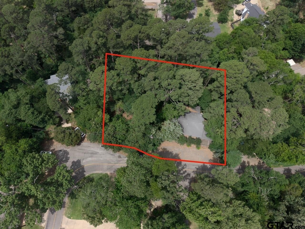 216 Pinewood Ln – photo 2
