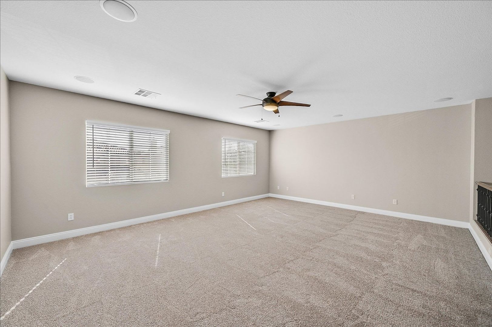 Great 2 Story Home With Sparkling Pool Located Inside Guard Gated Southern Highlands – photo 4