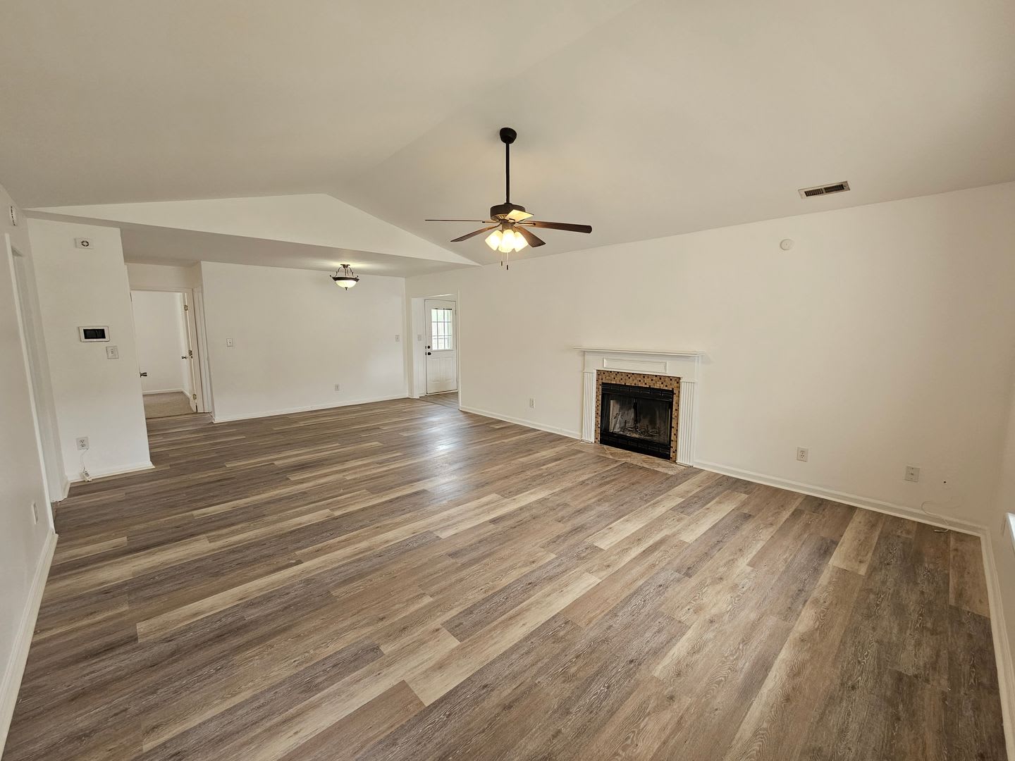 Renovated 4 Bedroom Home! – photo 2