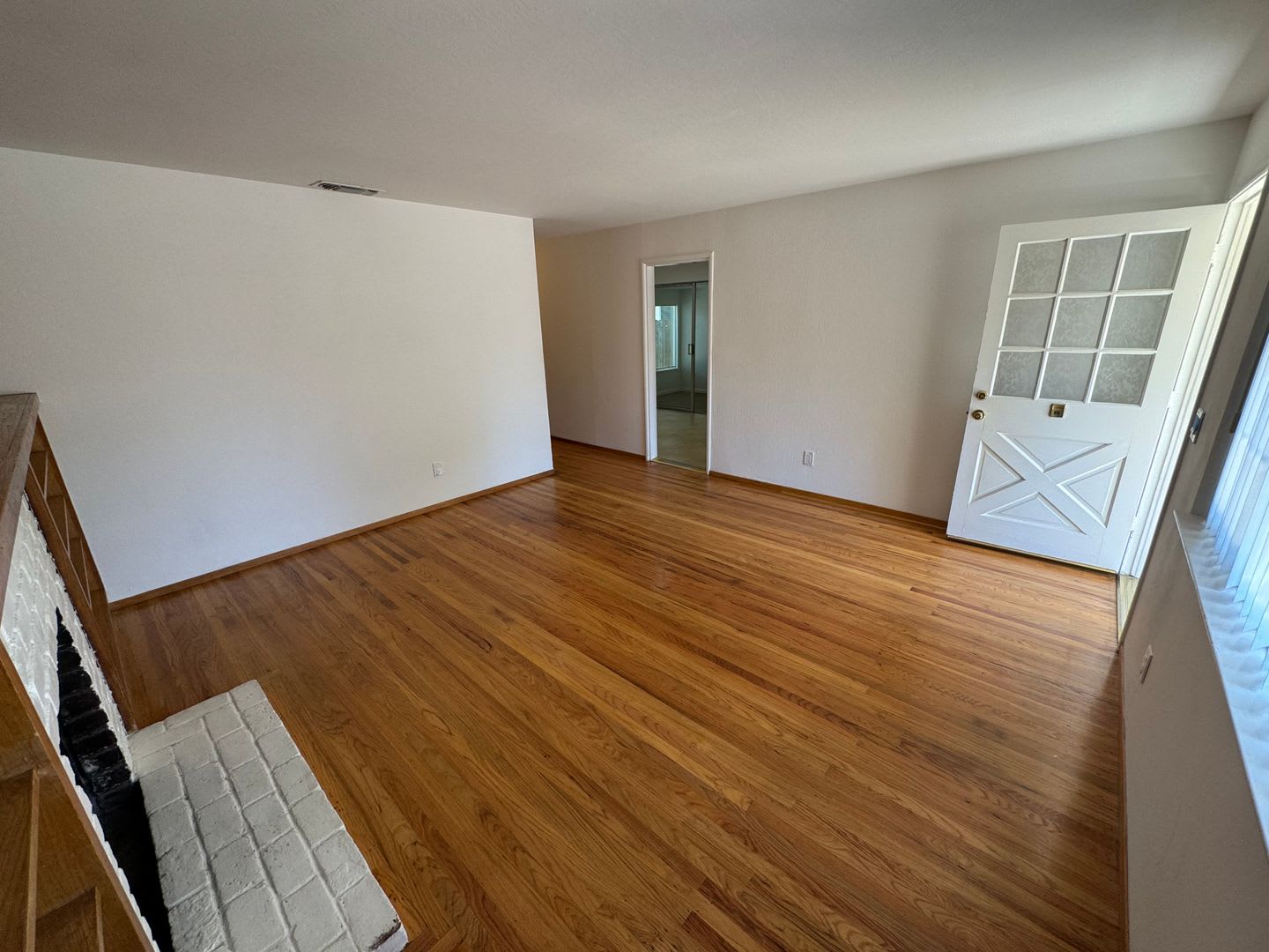3 Bed 1 Bath Del Dayo Duplex Available 08 10 2026 – photo 2
