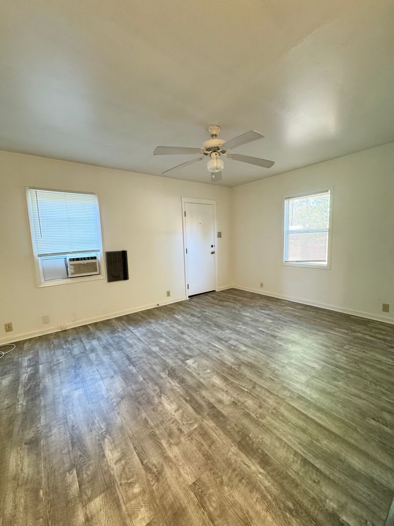 Quaint & Cozy Duplex!! – photo 3