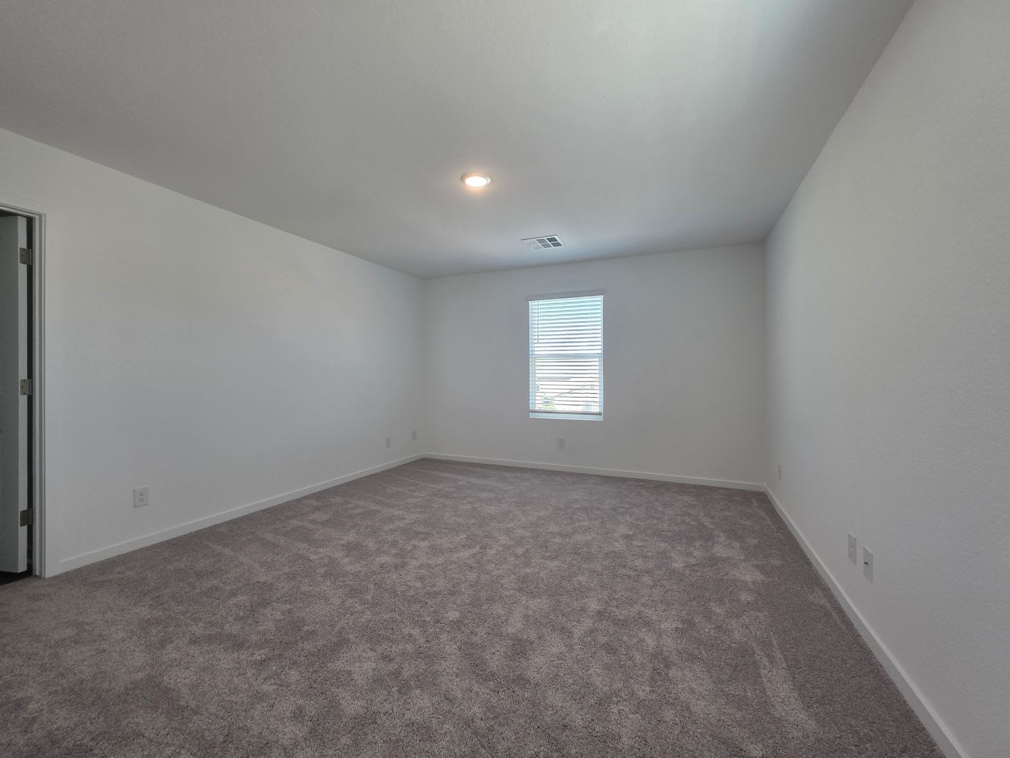 Brand New 3 Bedroom Townhome In The Sunbeam Community – photo 5