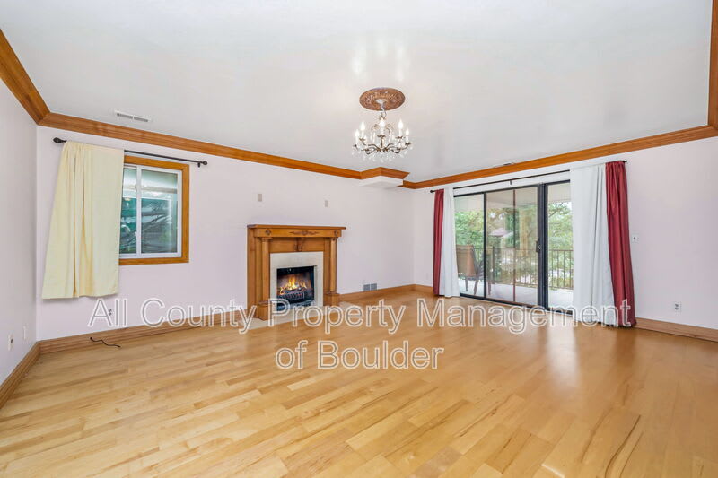 600 Manhattan Drive – photo 4