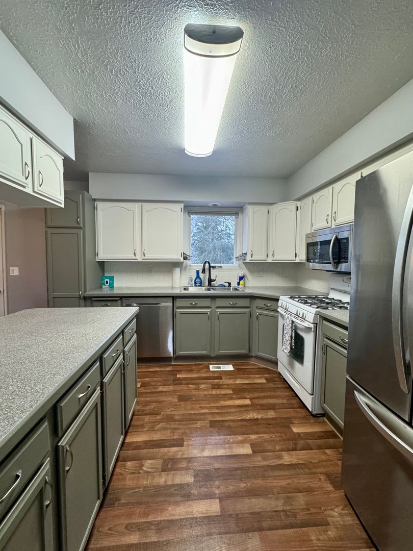 SEASONAL FURNISHED RENTAL – photo 2
