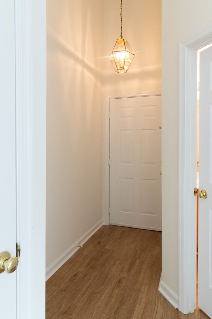 Bright Updated 2 Bd 2 Ba Condo Conveniently Located In Alexandria Va – photo 5