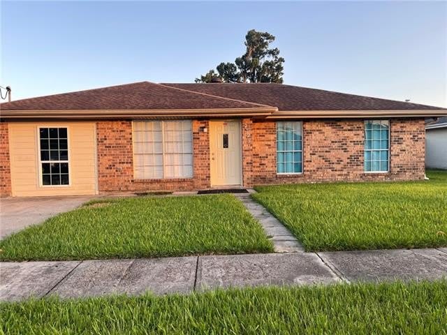 2720 CARDINAL Drive – photo 1