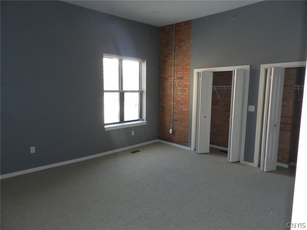 317 S Clinton Street – photo 3