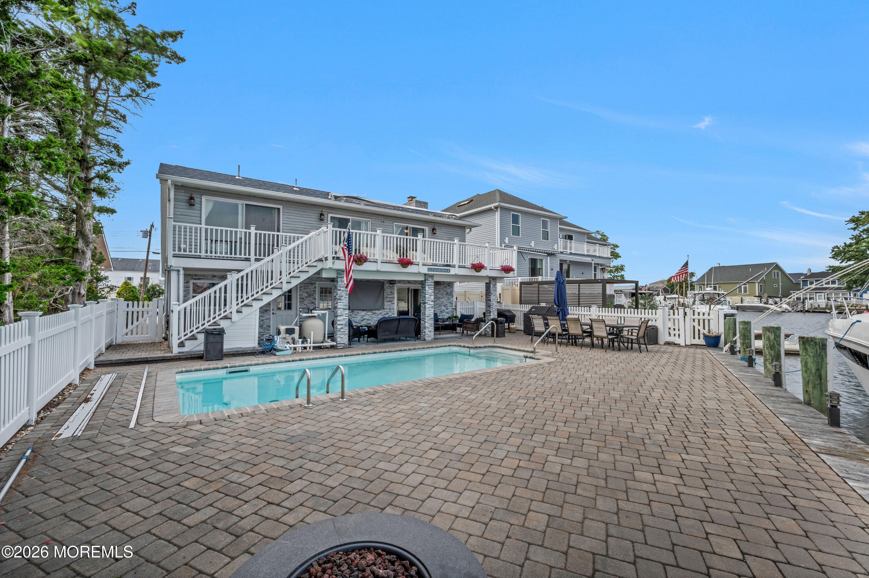 15 Seville Drive – photo 5