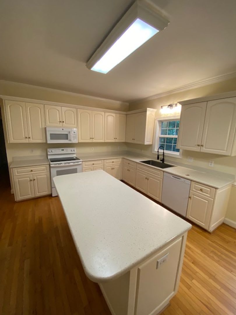5 BR/3 Bath in Willow Pointe (Lake Carolina) – photo 3