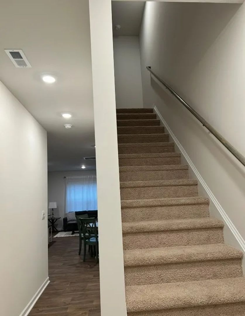 Room in 3 Bedroom Home at Murray Br Dr – photo 3