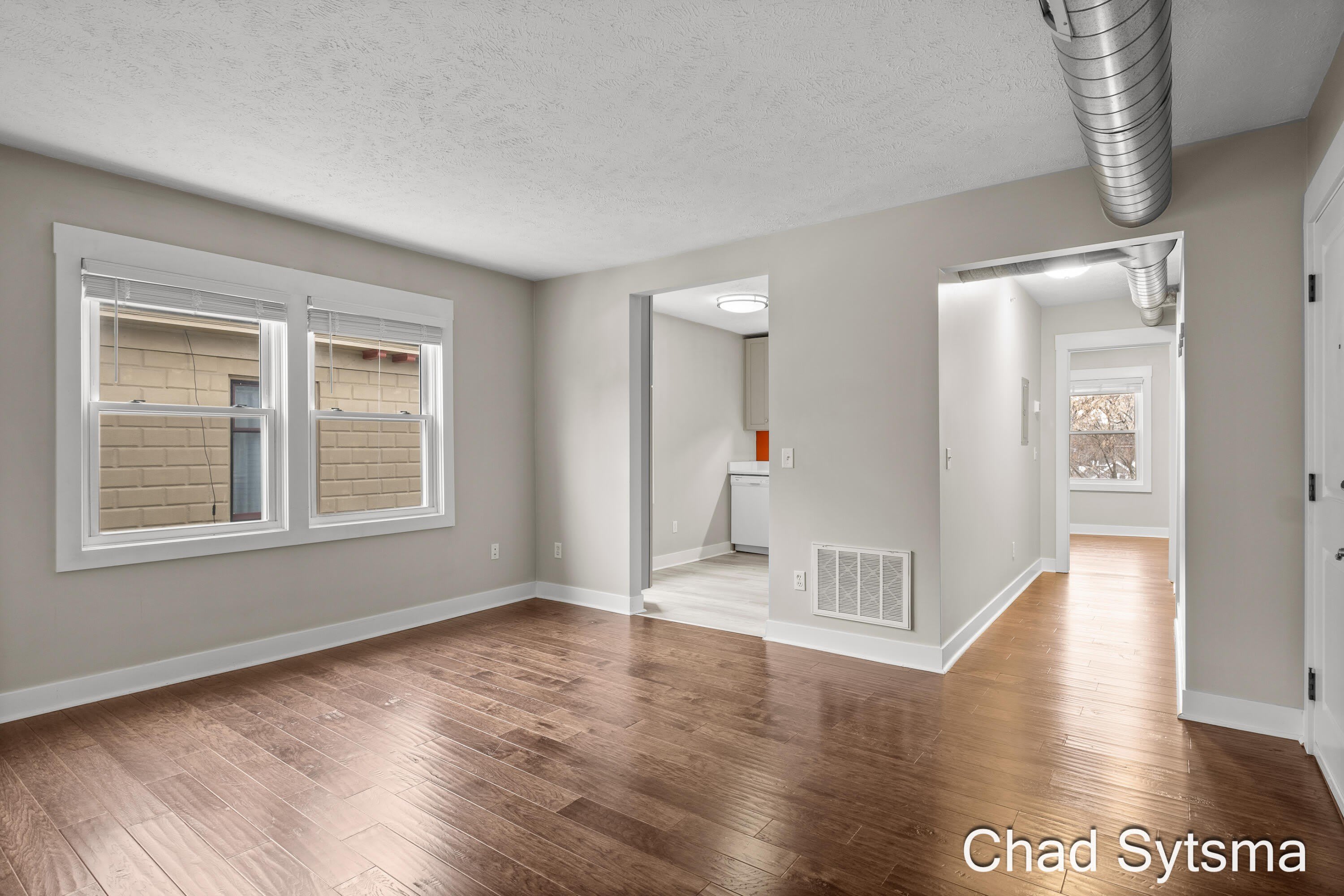 930 Wealthy Street Se – photo 3