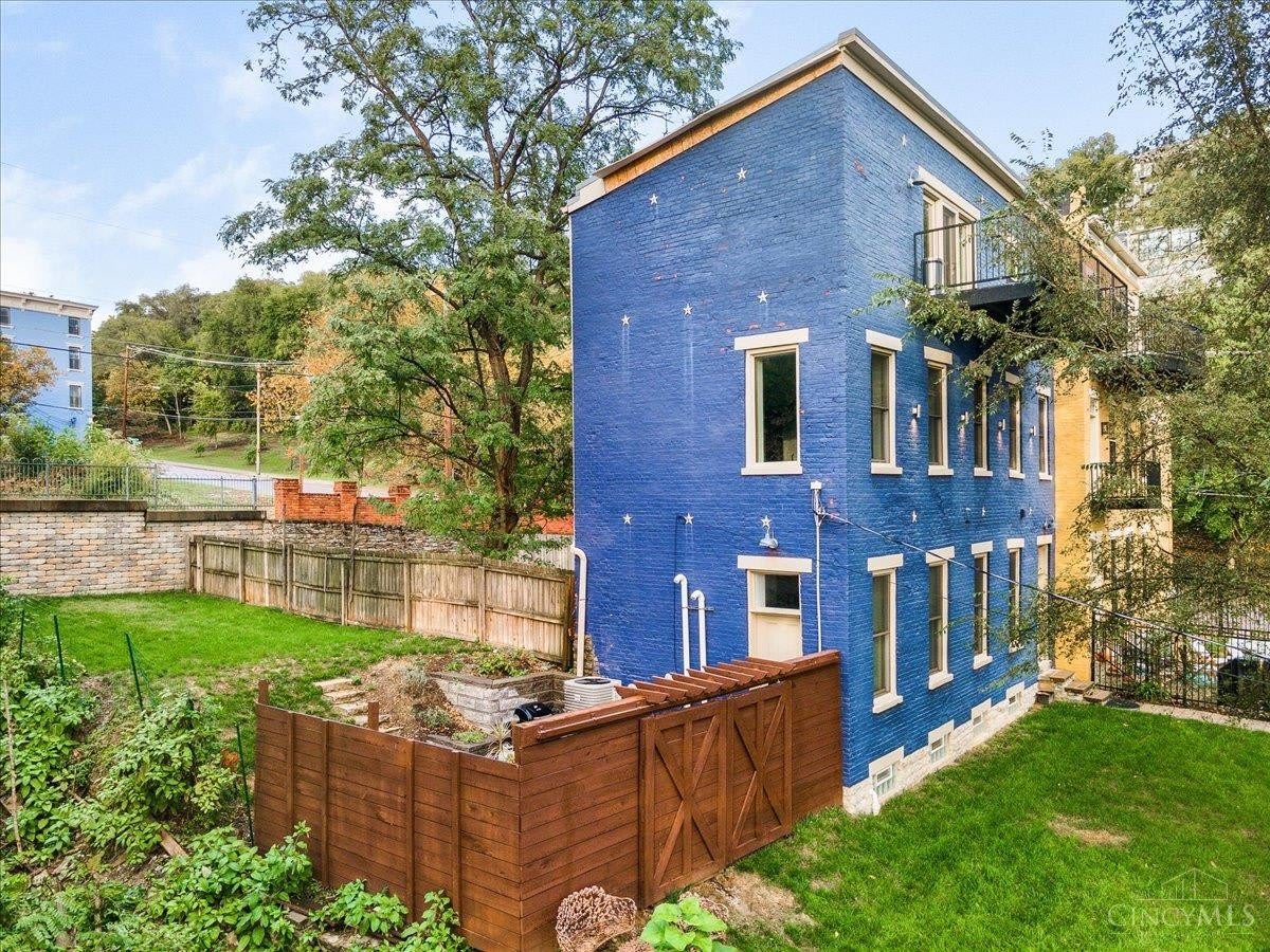 320 Seitz Street – photo 3
