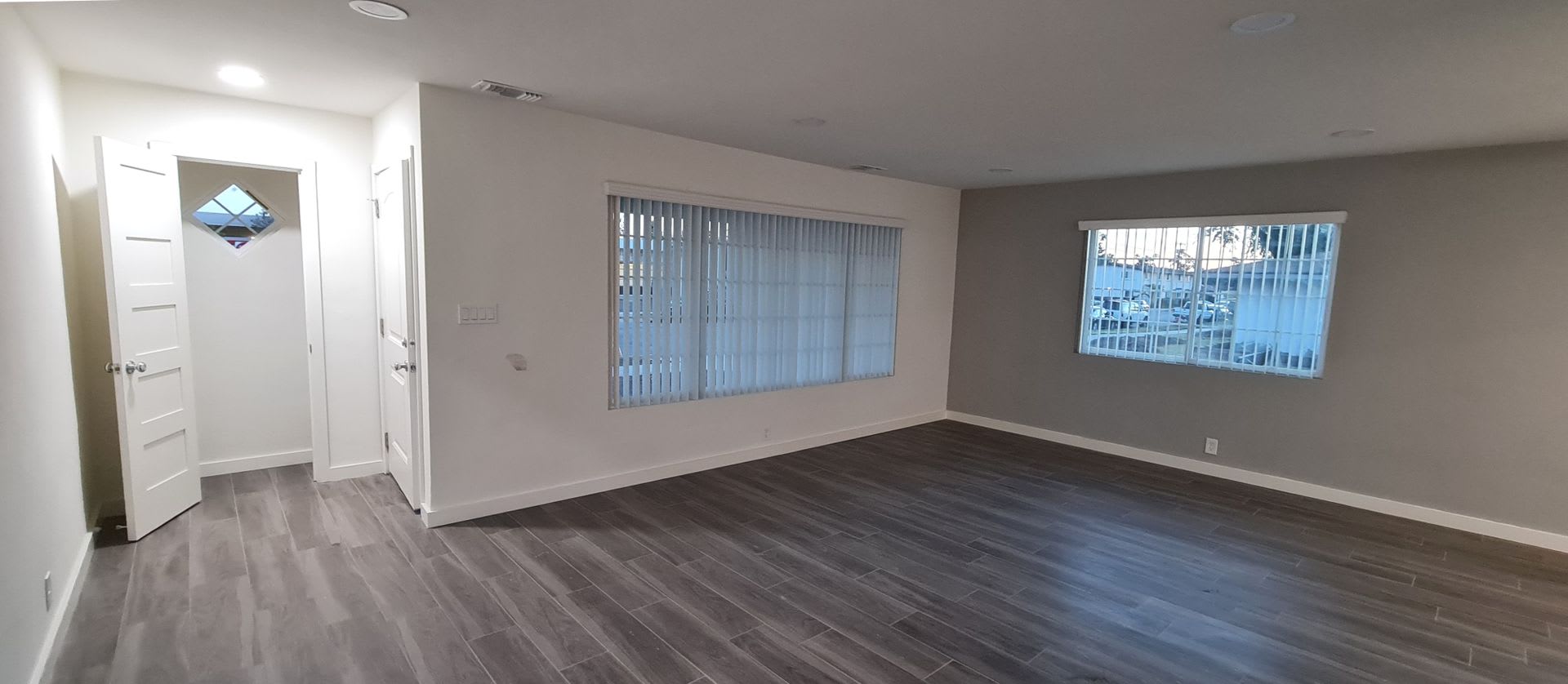 Newly Renovated 3 Bedroom Home in Orange – photo 3