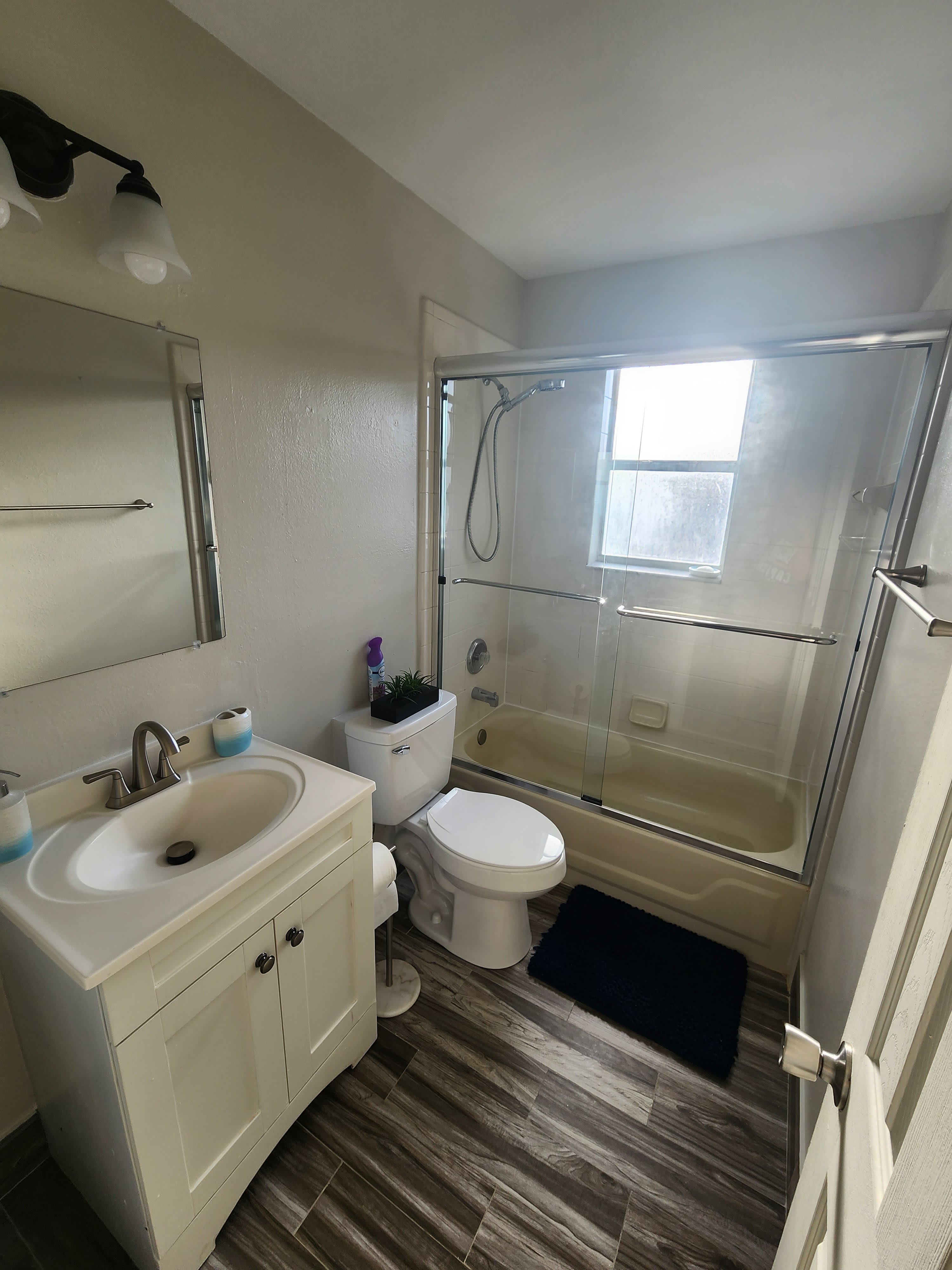 13701 Glasser Ave – photo 3