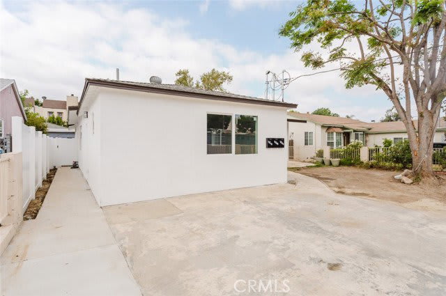 18308 Gresham Street – photo 1