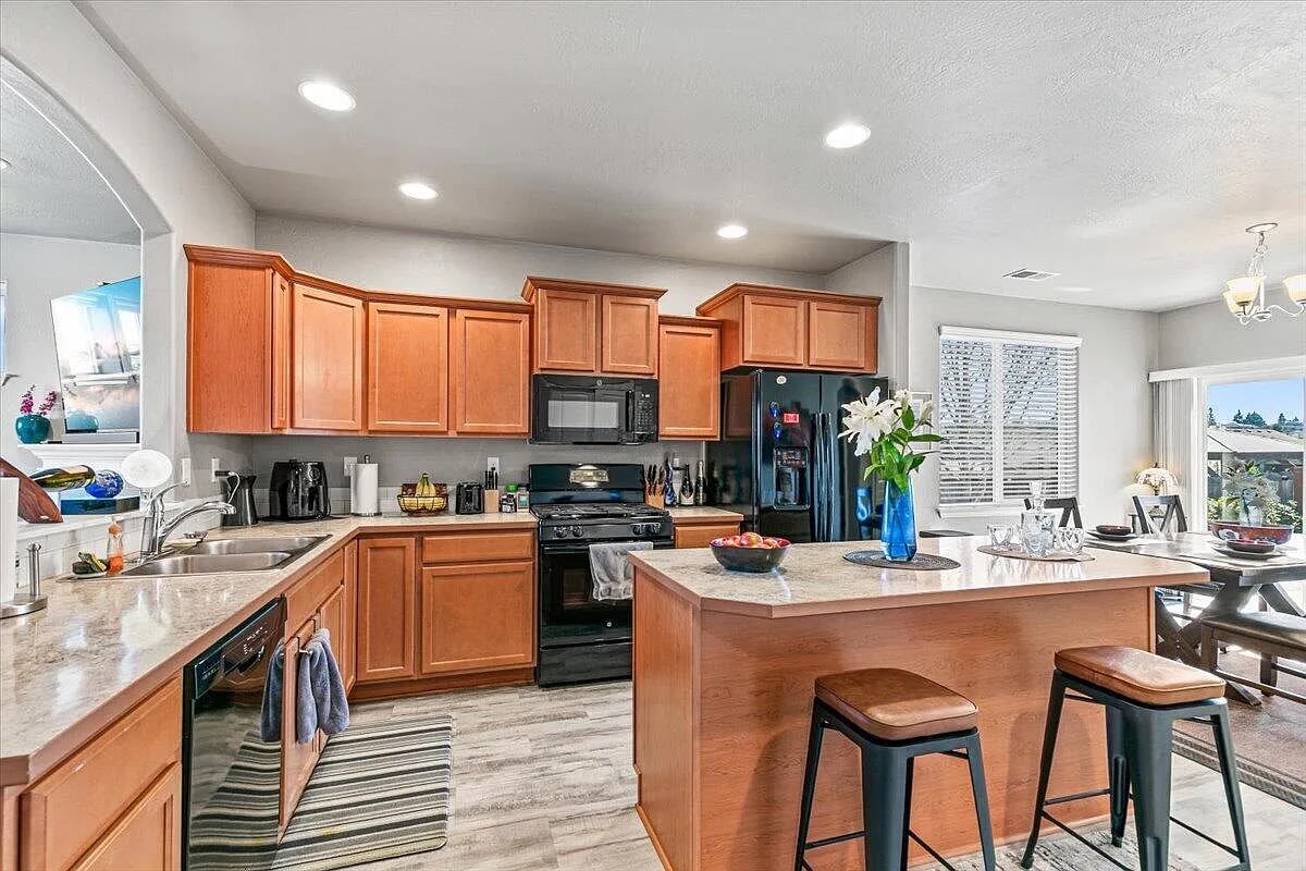 2264 College Way – photo 5