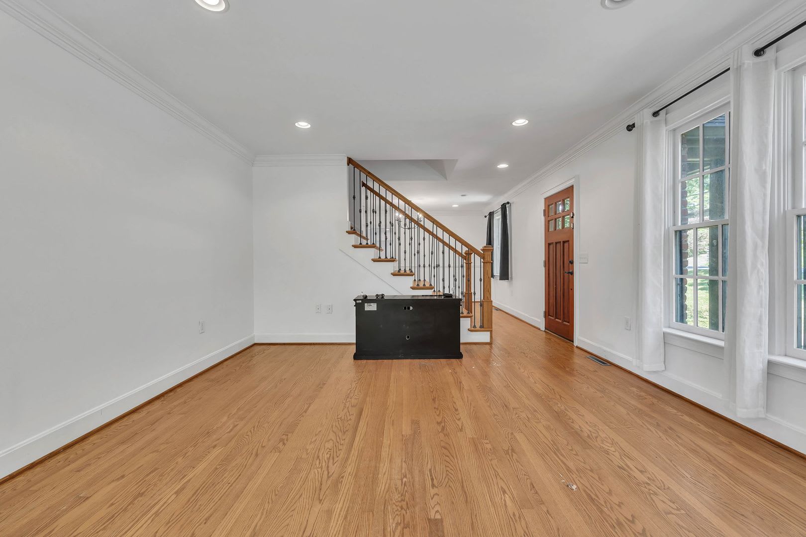Beautifully Maintained And Move In Ready 4Br Home With A Basement – photo 4