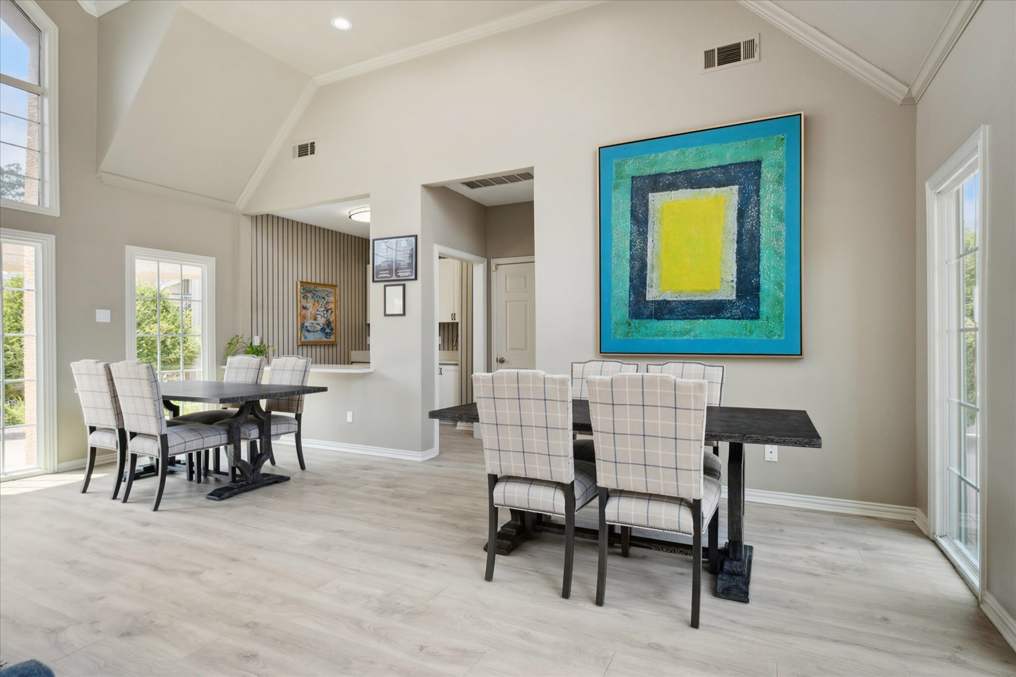 Amber Dawn Apartments – photo 3
