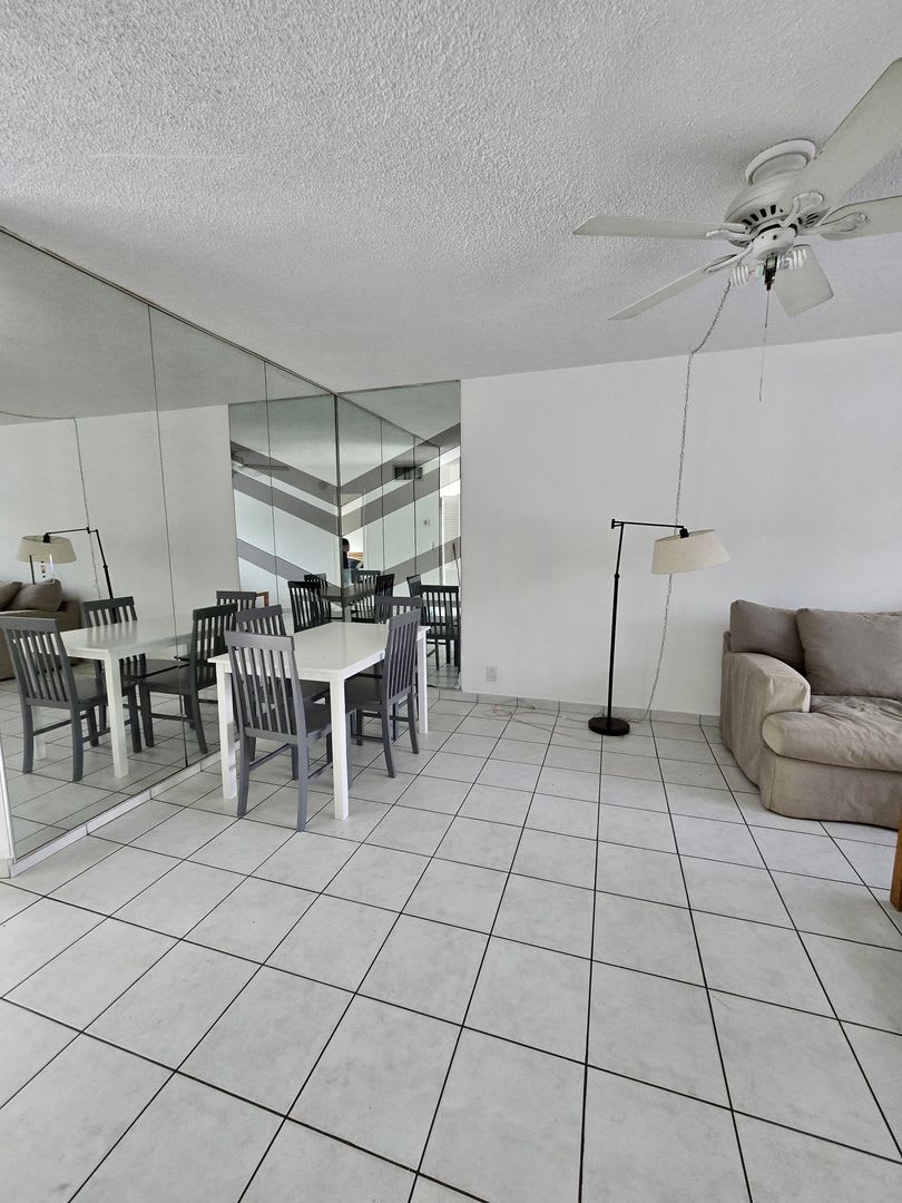 Spacious and modern 1-bedroom, 1-bathroom unit available for rent in the heart of Fort Lauderdale. – photo 2