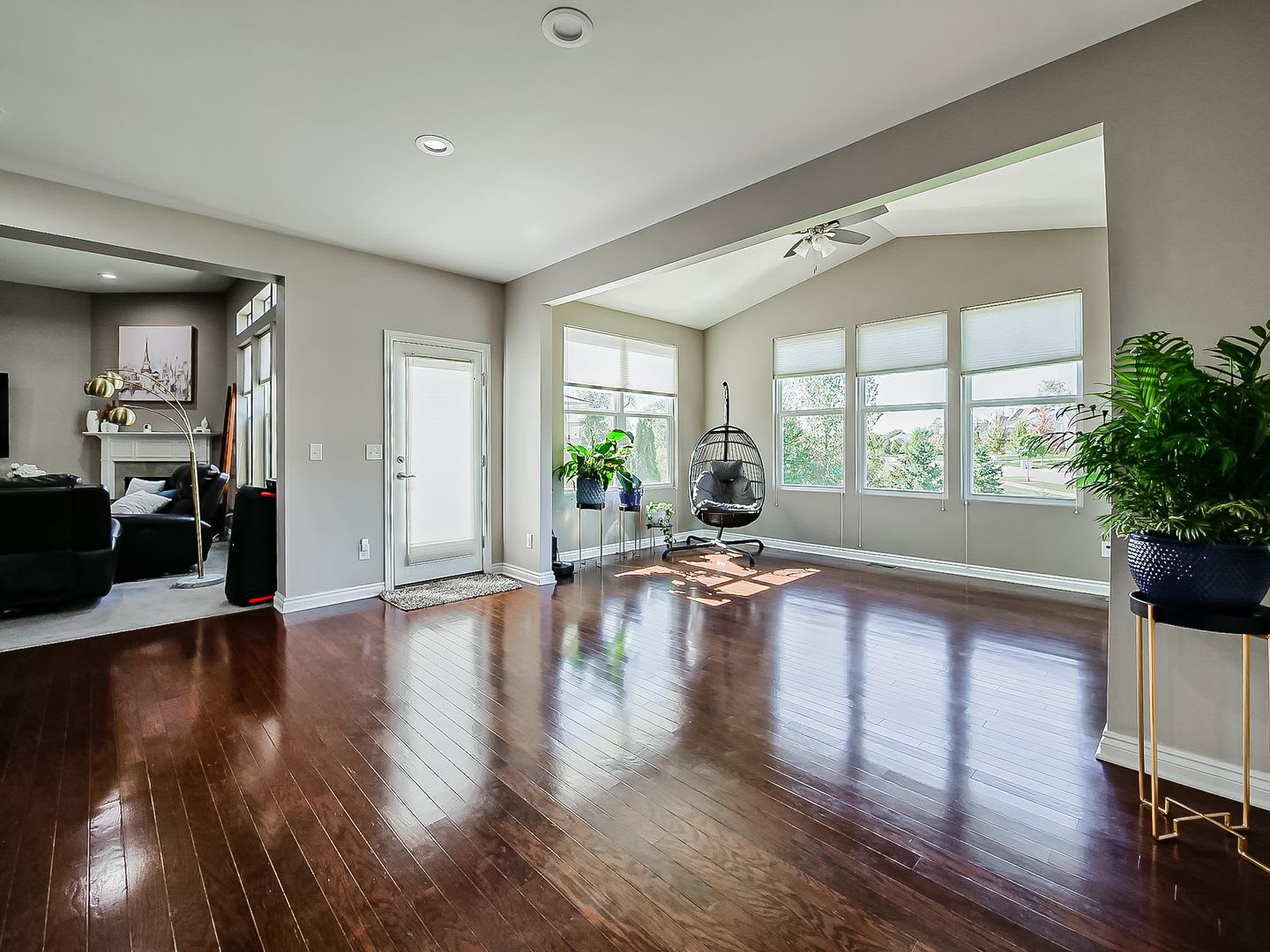 Stunning South Lyon Home with Outdoor Oasis! – photo 4