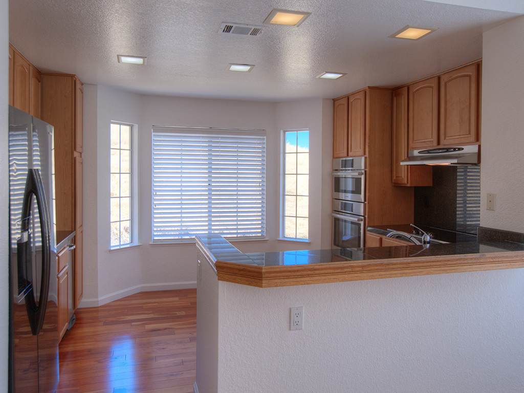 Delightful 3 Bedroom, 2 bath, Community Pool & Tennis, West Danville! – photo 3