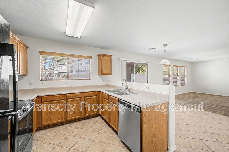 2755 S Southwind Dr. – photo 4
