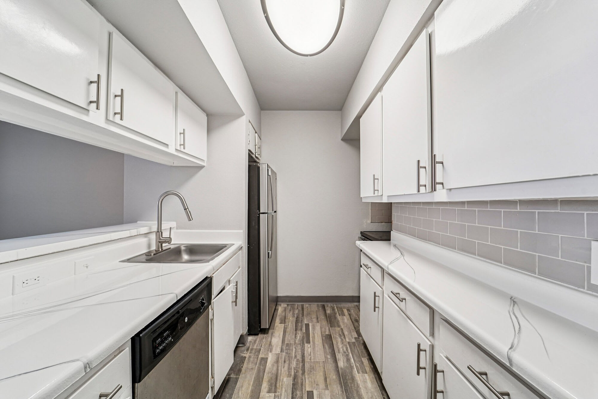 Hershe Street Apartments – photo 2