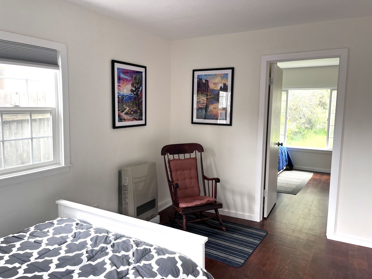 Fully Furnished- 2 bedroom/ 2 bathroom in Seacliff neighborhood walking distance to the beach – photo 5