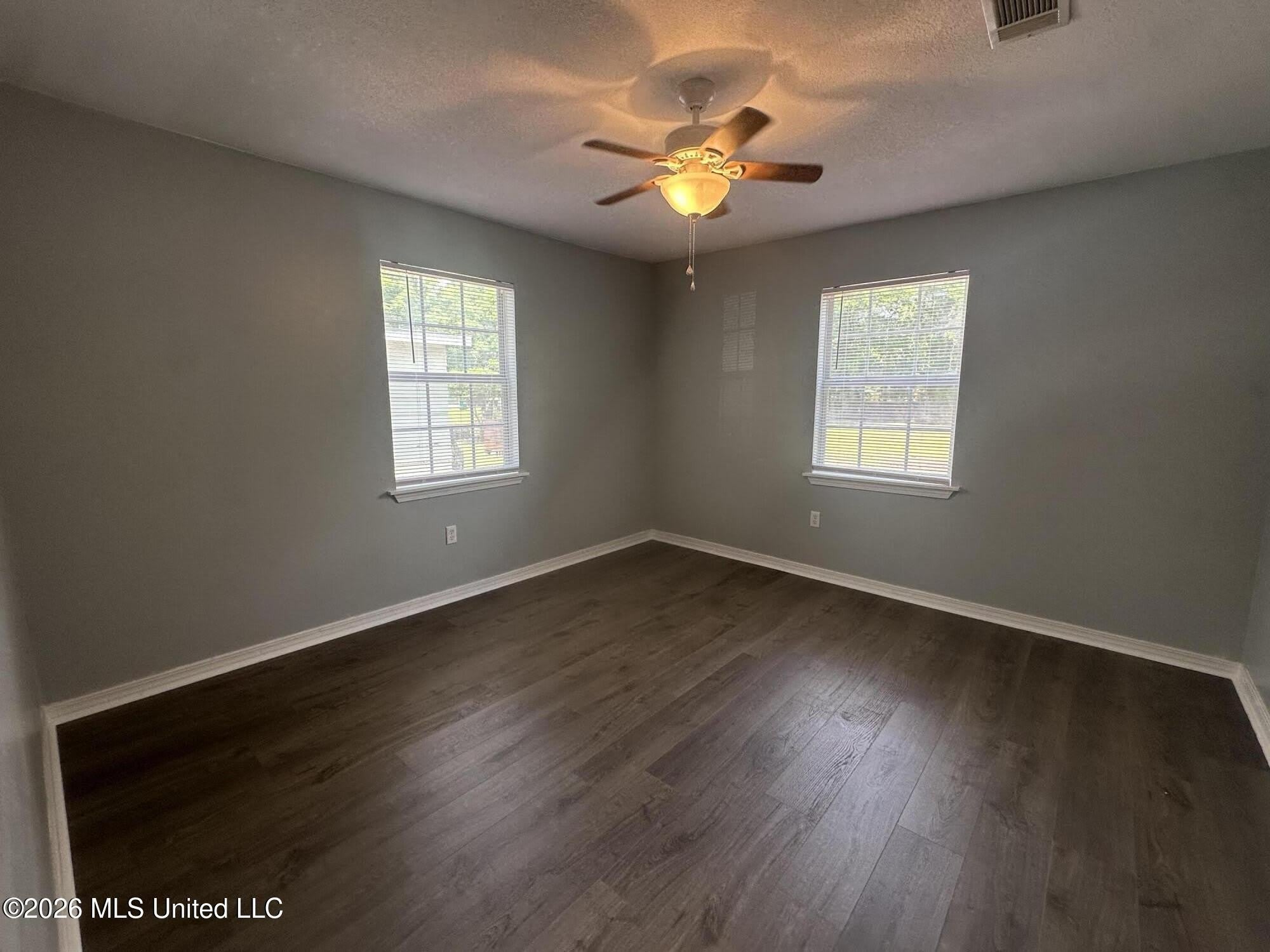 1206 Beach Avenue – photo 4