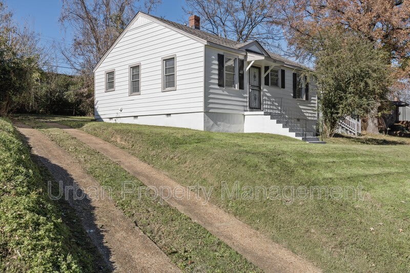 1779 Preston St – photo 3