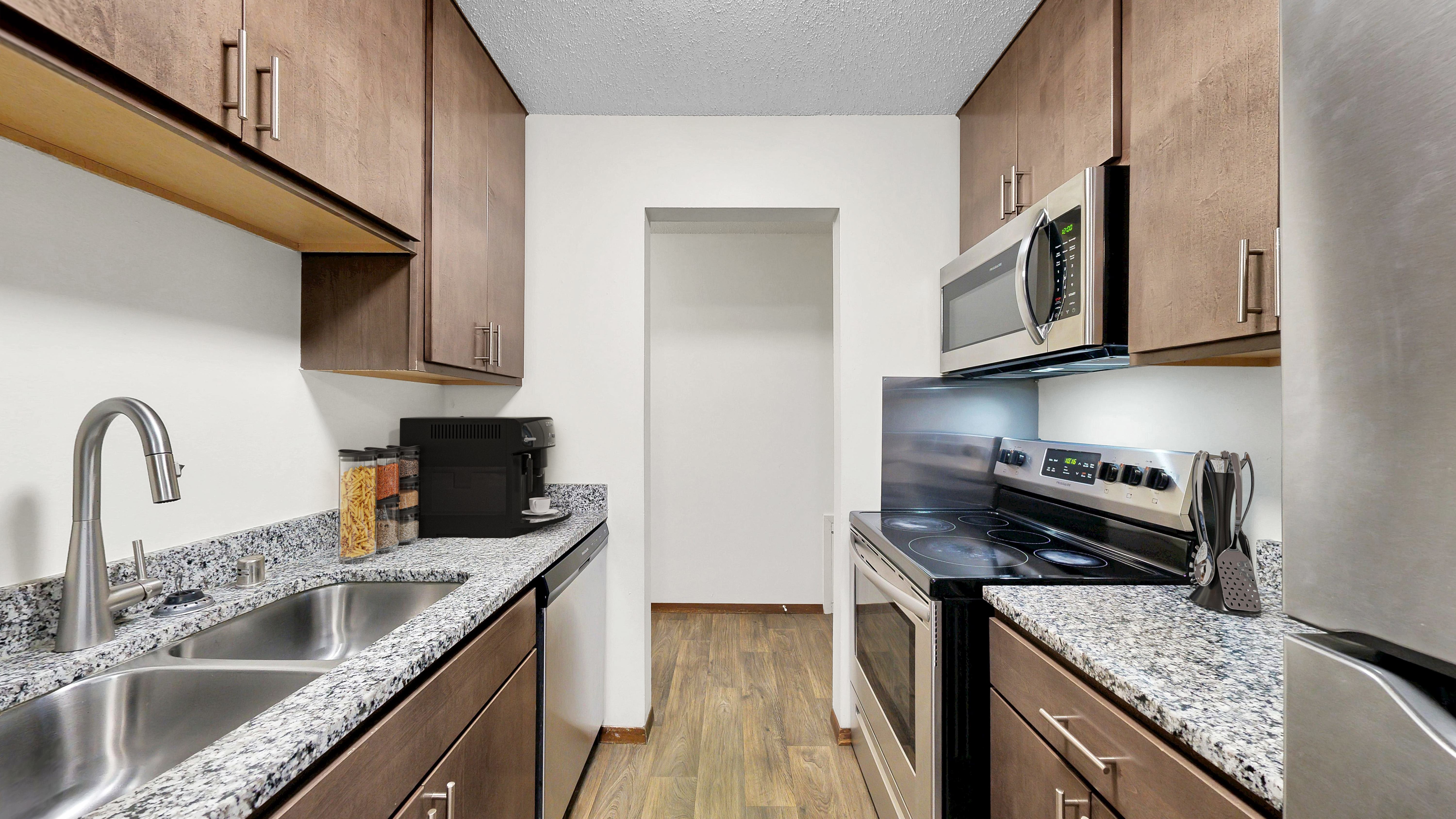 Burnsville Parkway Apartments – photo 5