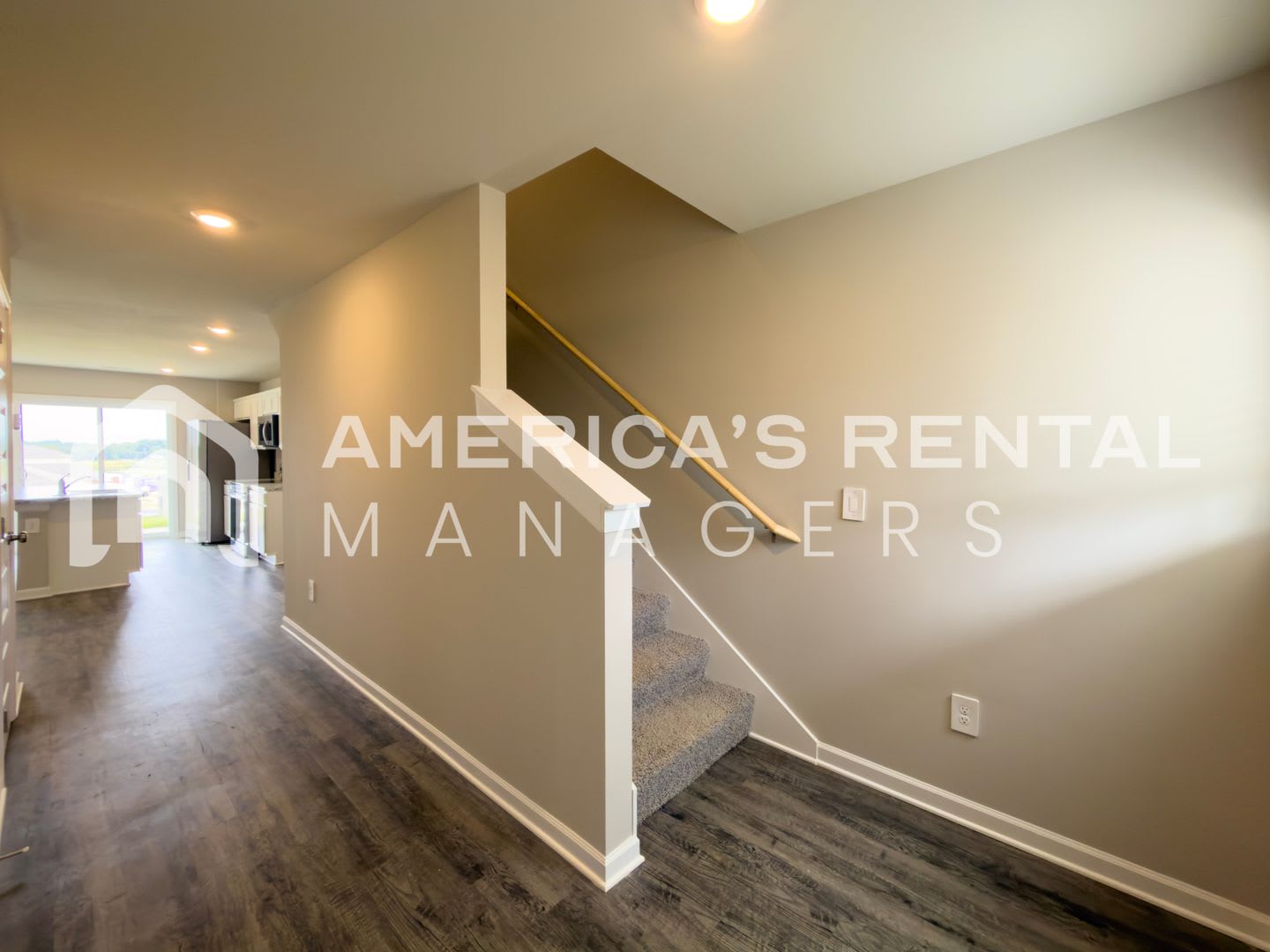 End Unit Townhome for Rent in Decatur, AL!! Available to View with 48 Hour Notice!!! – photo 4