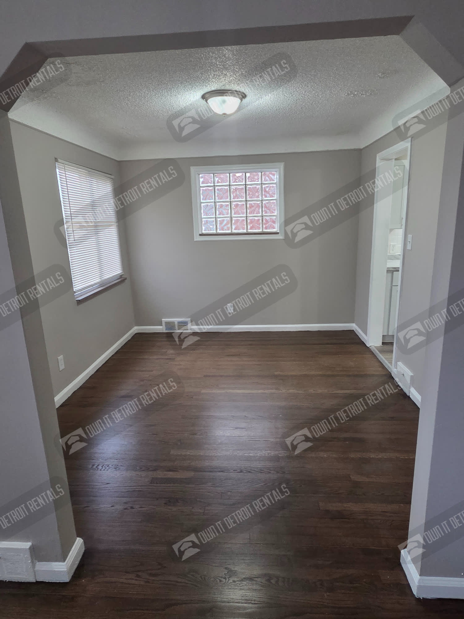 15039 Eastburn St – photo 4