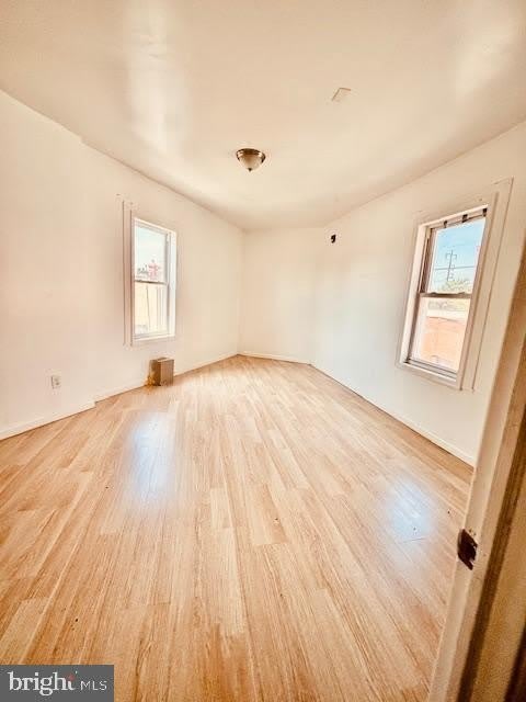 240-42 W GLENWOOD Avenue – photo 4