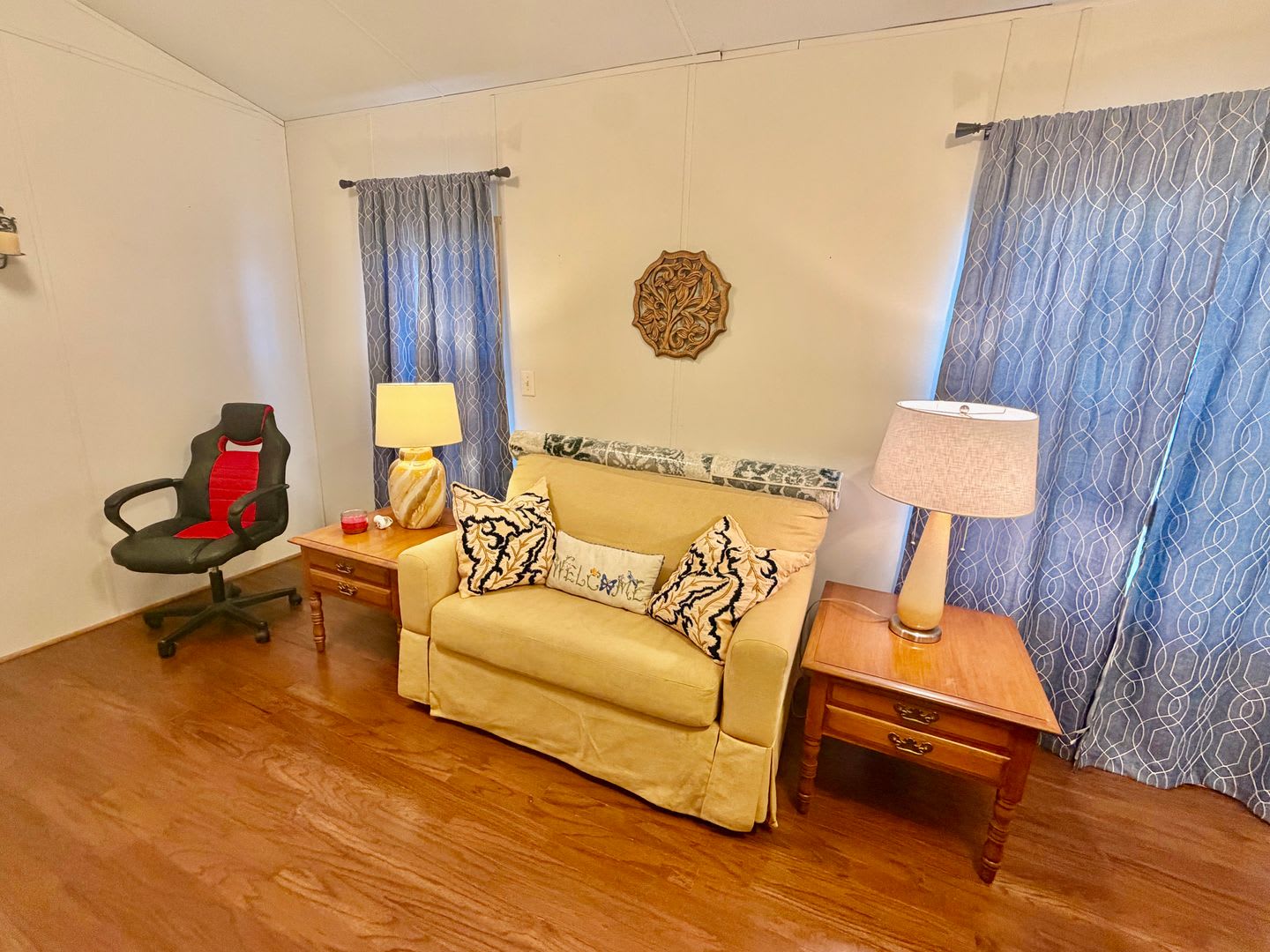Fully Furnished Move In Ready And Budget Friendly – photo 4