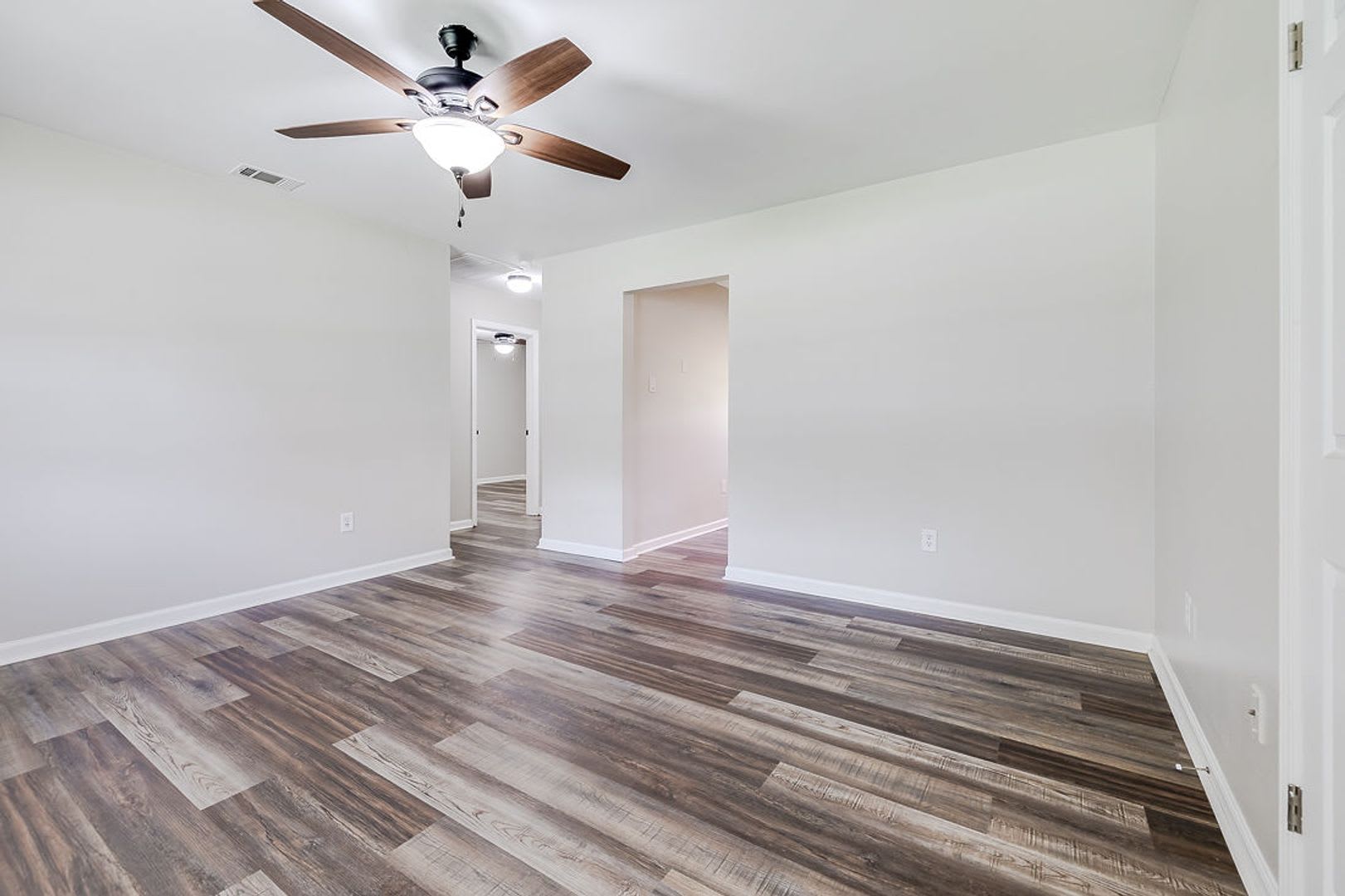 Newly Renovated 2BR/1BA Duplex in Springfield, GA! – photo 4