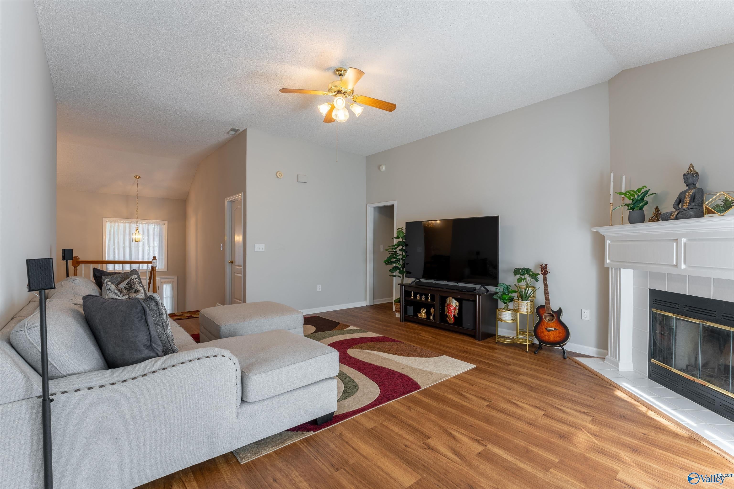 127 Sunset Blvd – photo 2