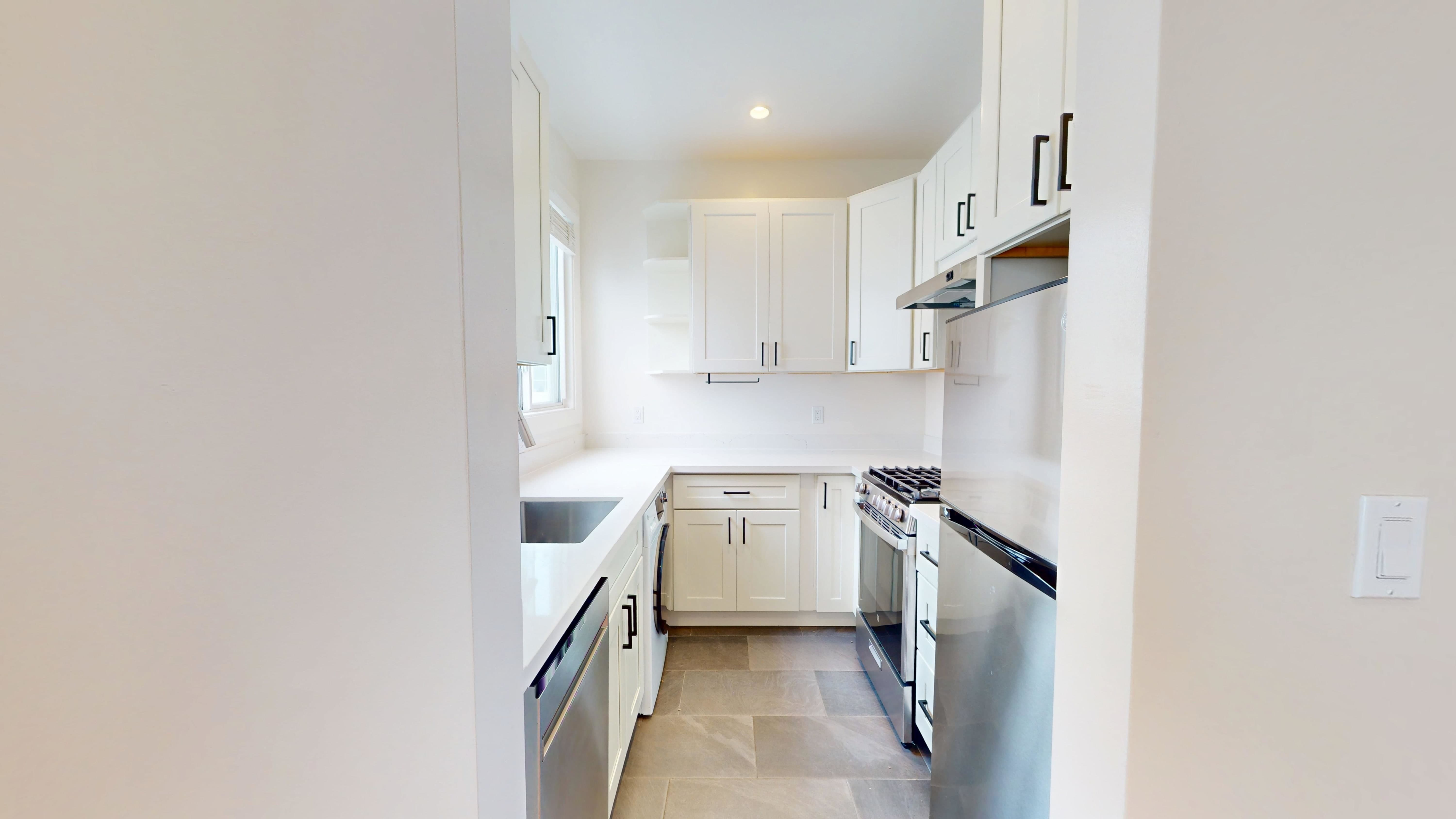 747 Ellis Apartments – photo 5