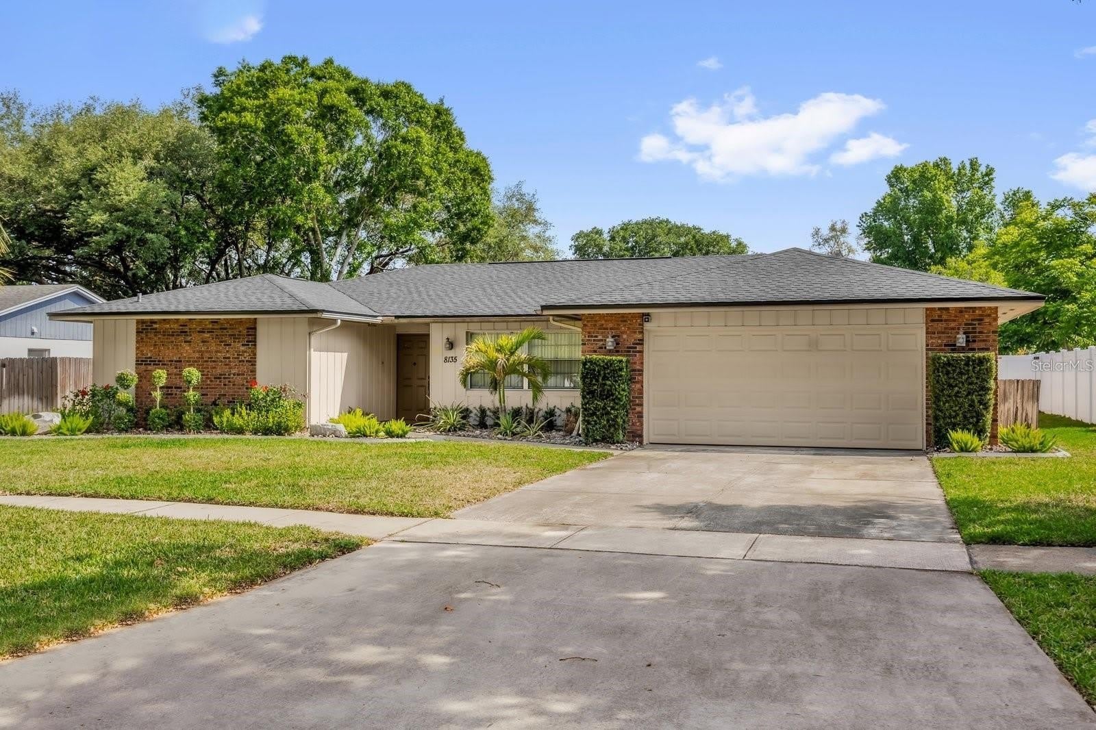 8135 SANDBERRY Boulevard – photo 1