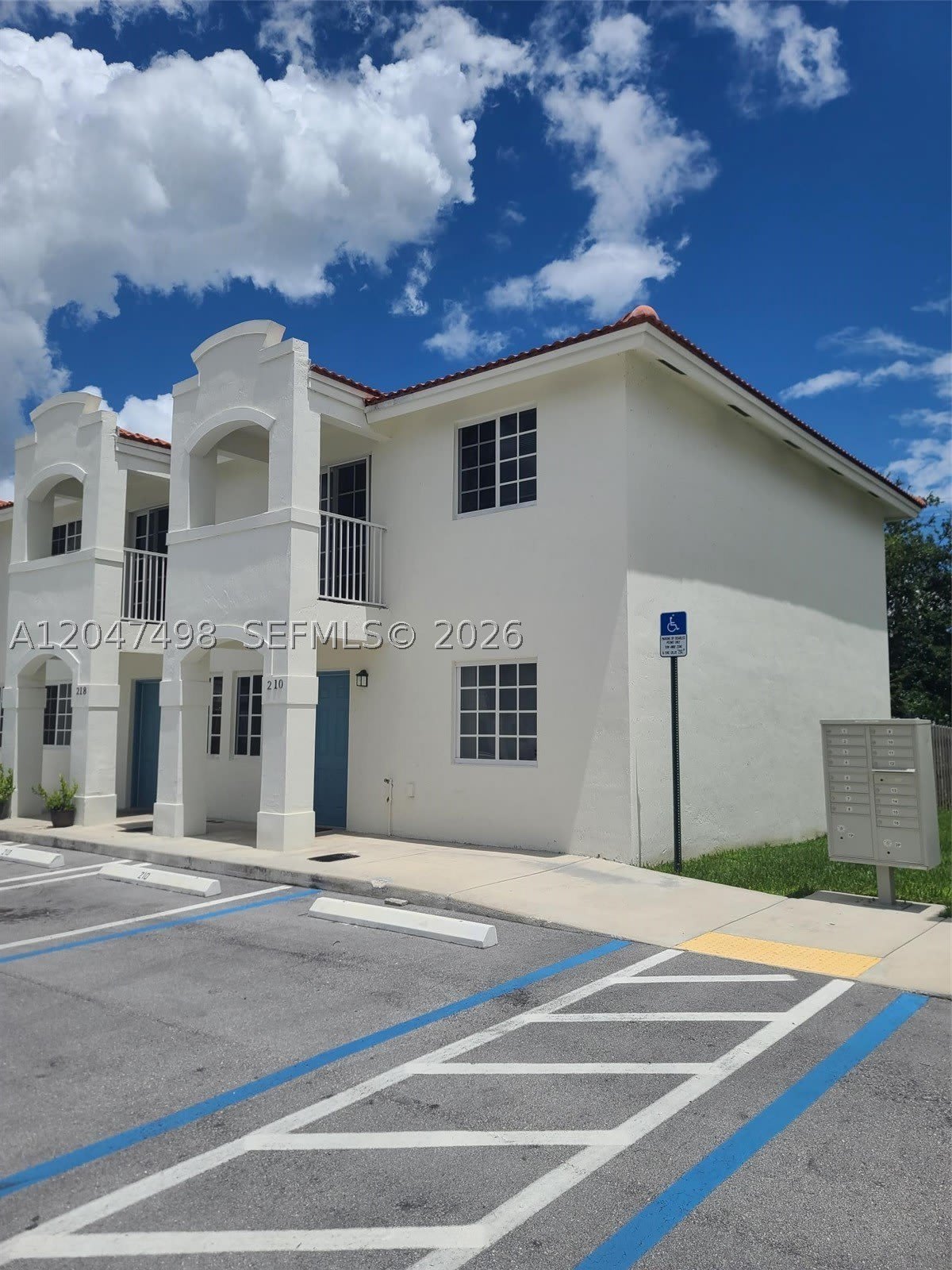 210 SW 3rd Ct – photo 2